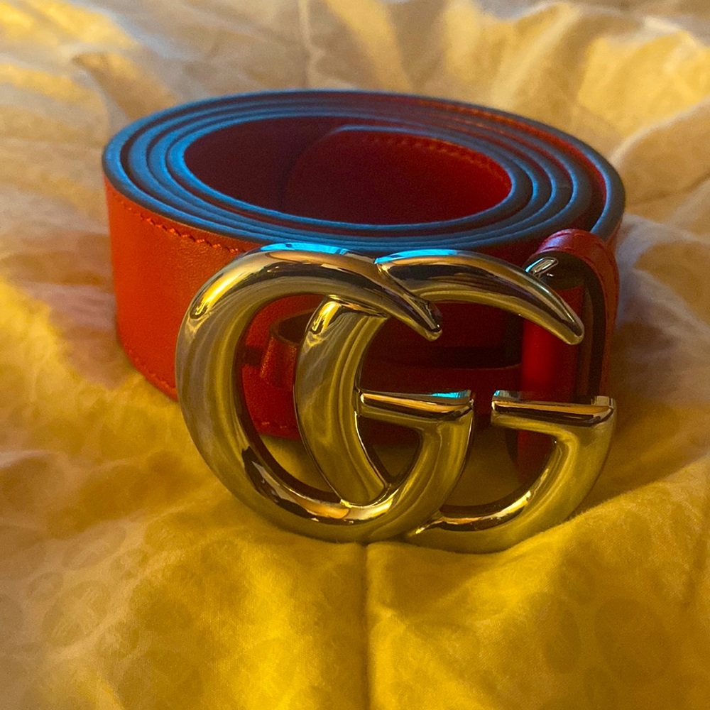 I’m selling my Fashionable Gucci belt just because I’ve grown out of material